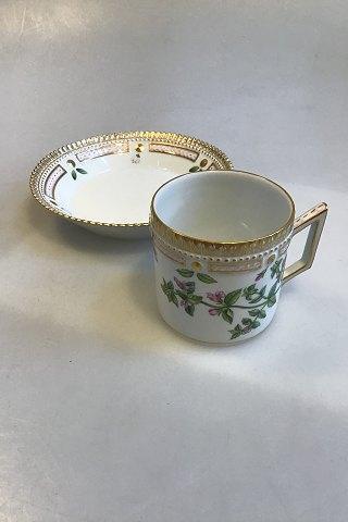 Royal Copenhagen Flora Danica Chocolate Cup No 054(3513)