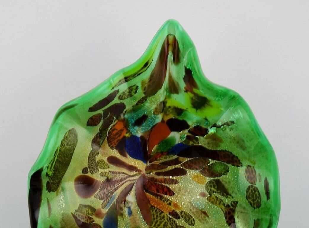 Leaf-shaped Murano bowl in polychrome mouth-blown art glass 1960s