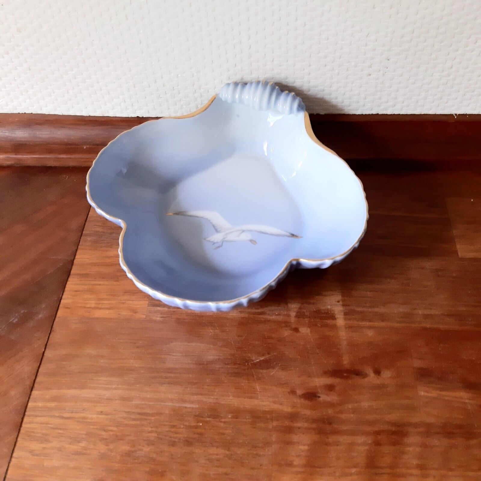 Shell shaped Dish # 42 SEAGULL w GOLD  Bing  Grondahl Royal Copenhagen 1948-52