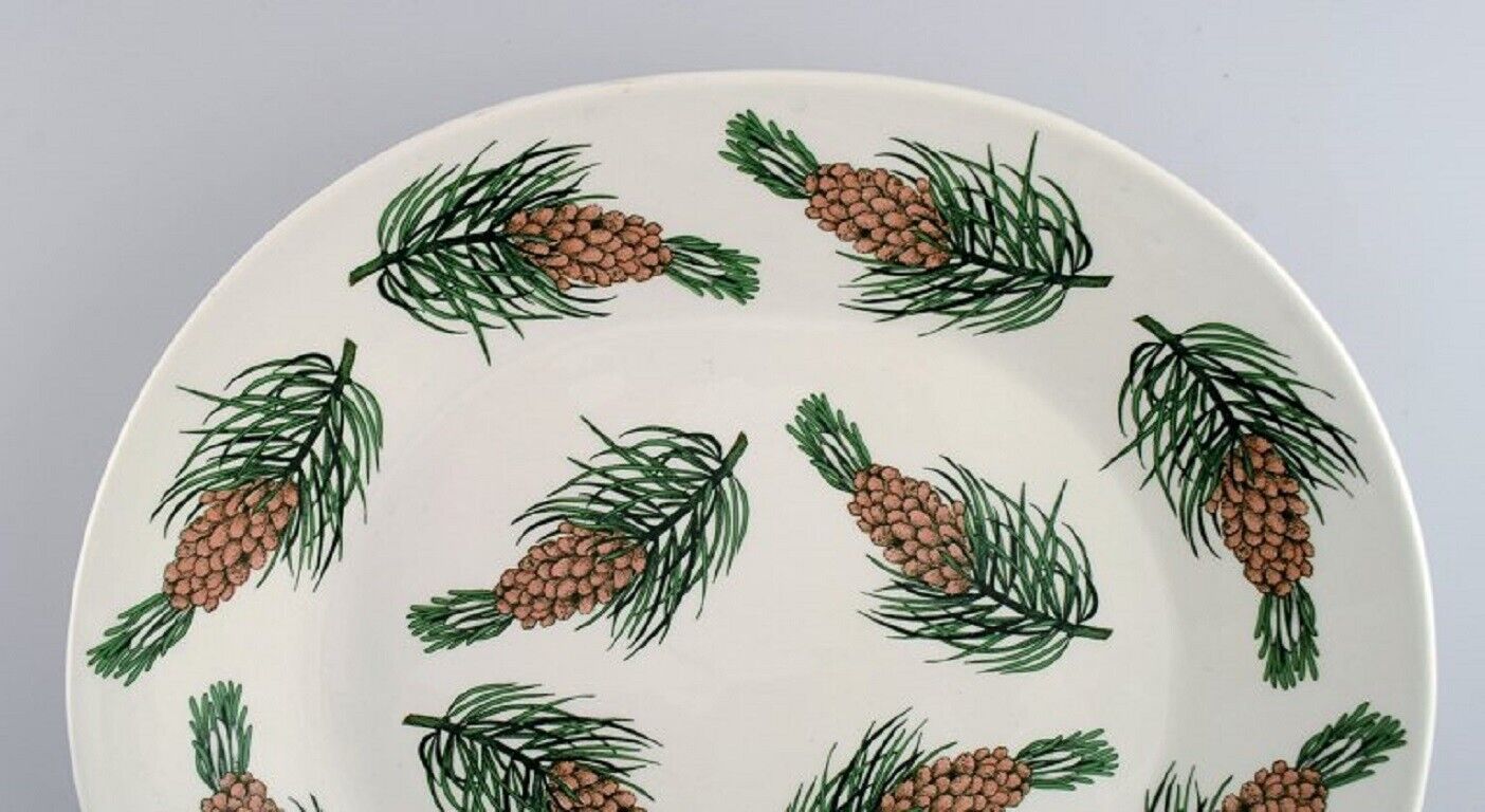 Oval Arabia dish in glazed stoneware with hand-painted fir cones