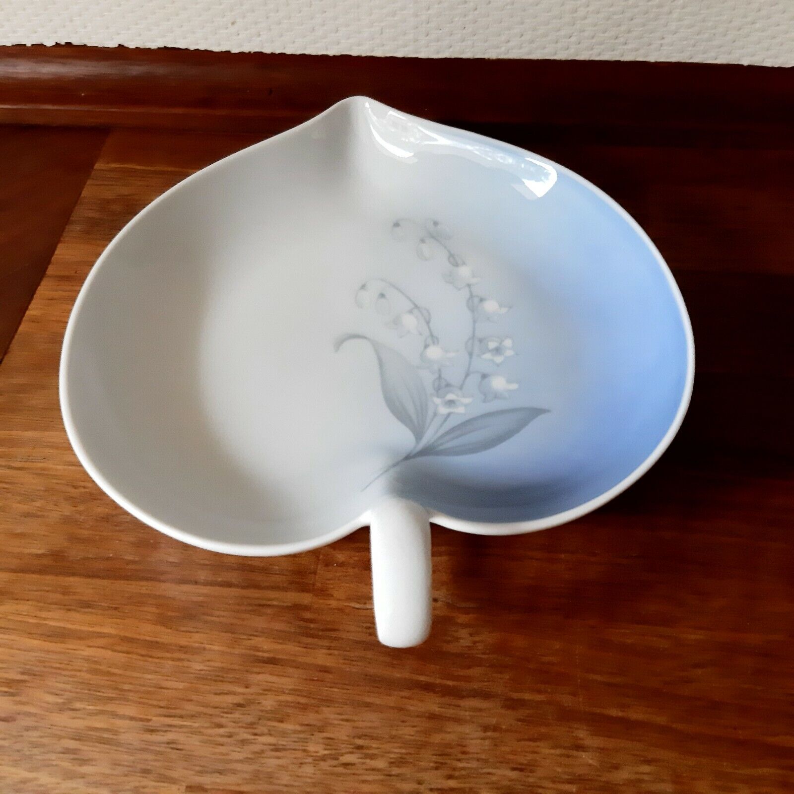 Heart shaped Dish Lily of the Valley # 357 Bing & Grondahl Royal Copenhagen