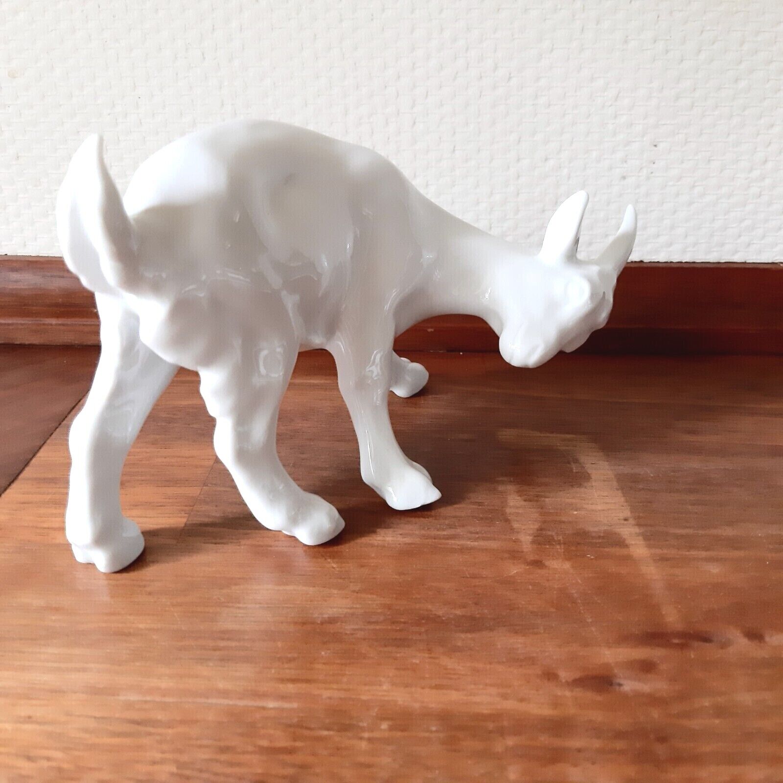 GOAT # 017 ROYAL WHITES COLLECTION Royal Copenhagen Fact 1 Blanc de Chine