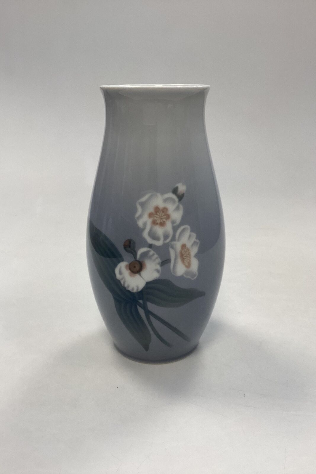 Bing og Grondahl Art Nouveau Vase - Hvide Blomster No 865/249