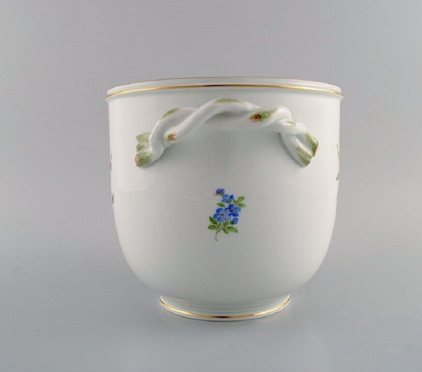 Meissen wine / champagne cooler in hand-painted porcelain with flowers