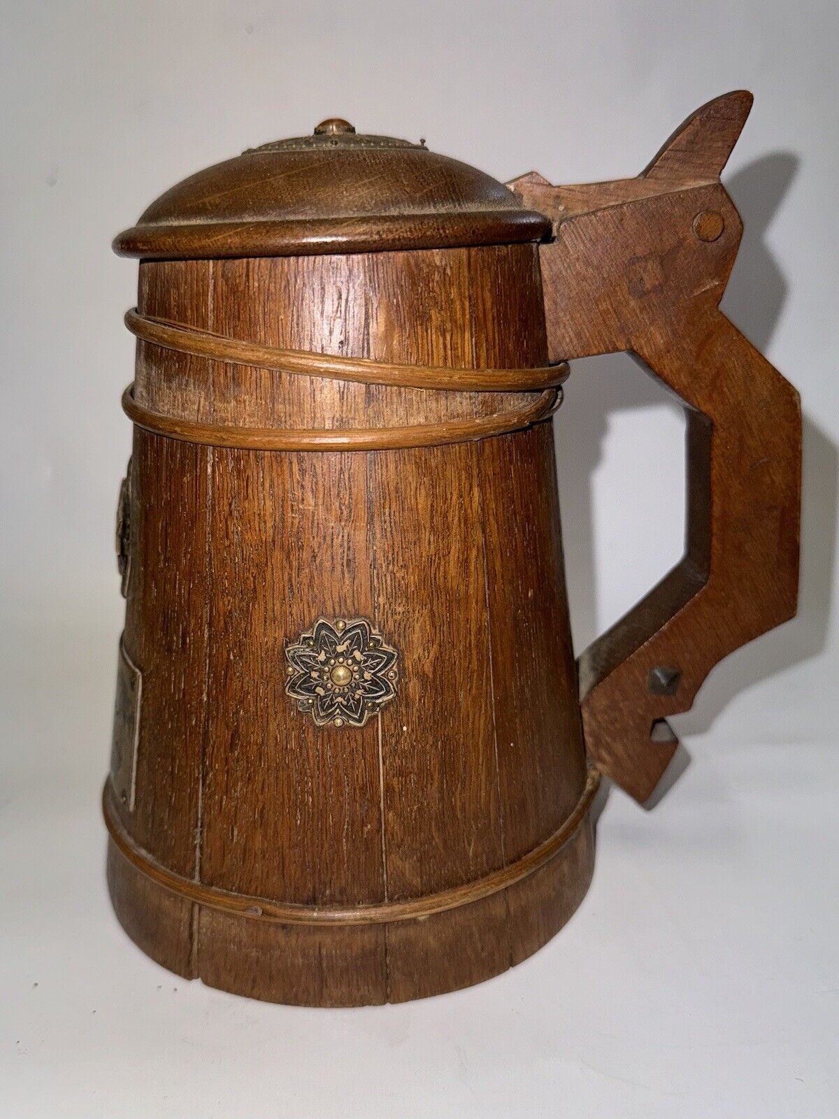 For decoration: Mug In Wood  With Lid And Metal Decoration Latvia 1937