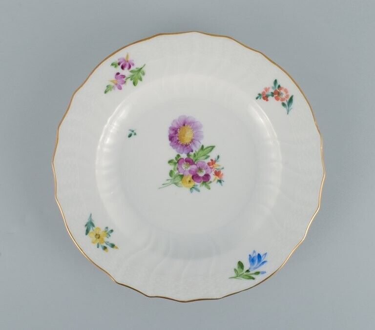 Royal Copenhagen Saxon Flower Four dinner plates in hand-painted porcelain