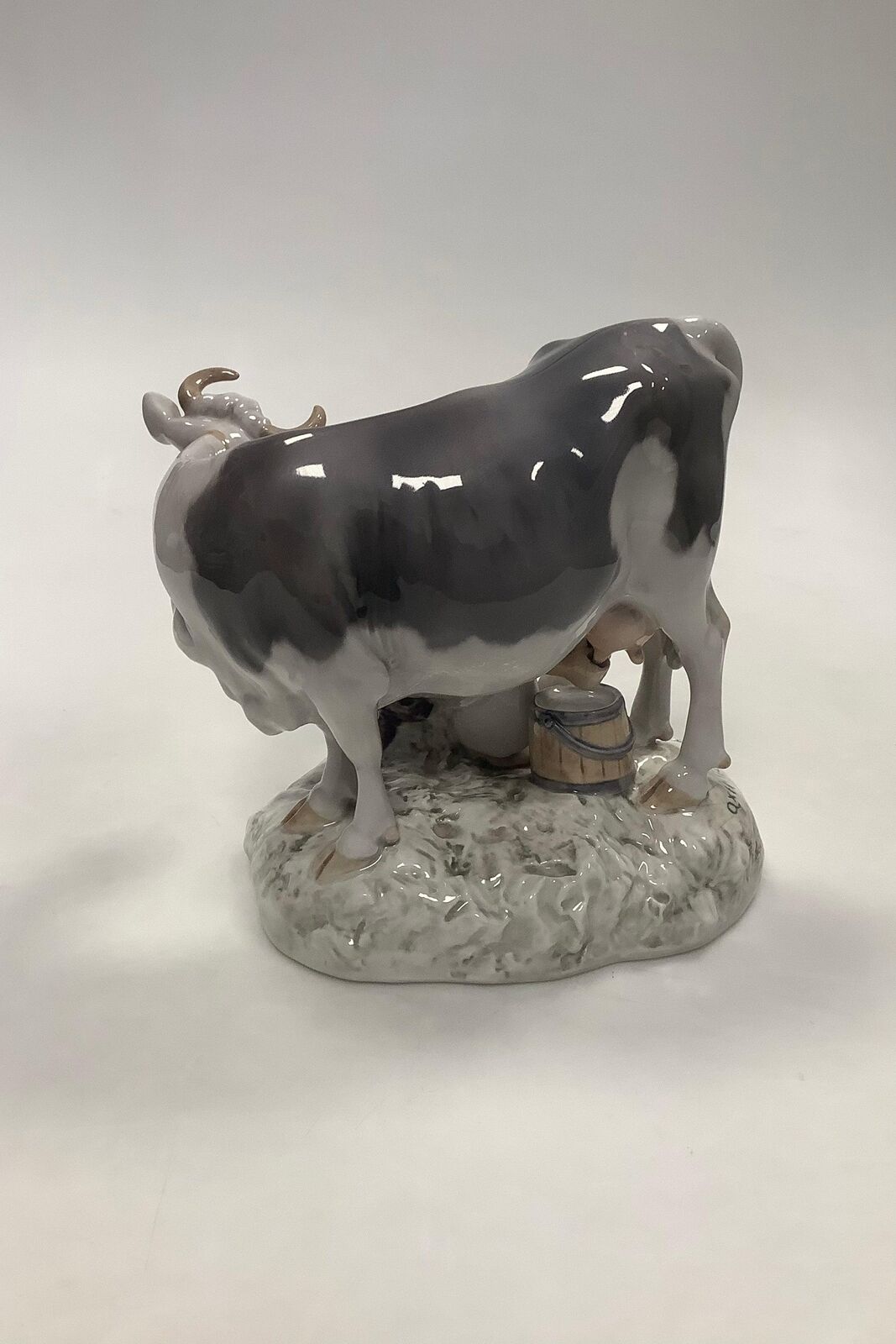 Bing and Grondahl Figurine Dairy Maid Cow and Cat No 2017