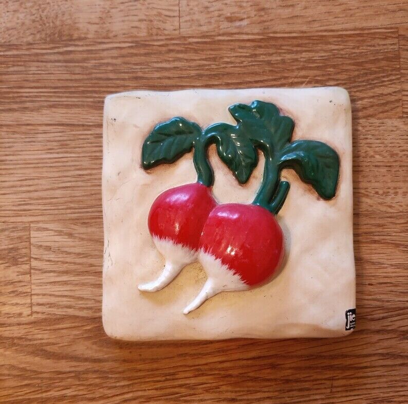 Jie Gantofta - Wall plaque - Radish - designer Madeleine Hillgrund - Sweden