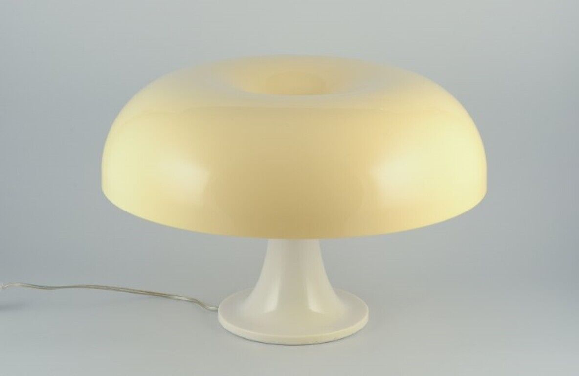 Giancarlo Mattioli for Artemide Italy Vintage Nesso table lamp ca 1980s