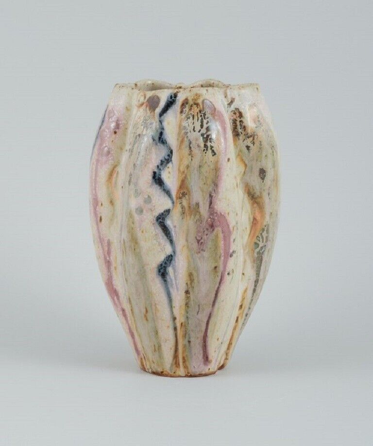 Asian ceramic vase Hand-painted with classic floral motif