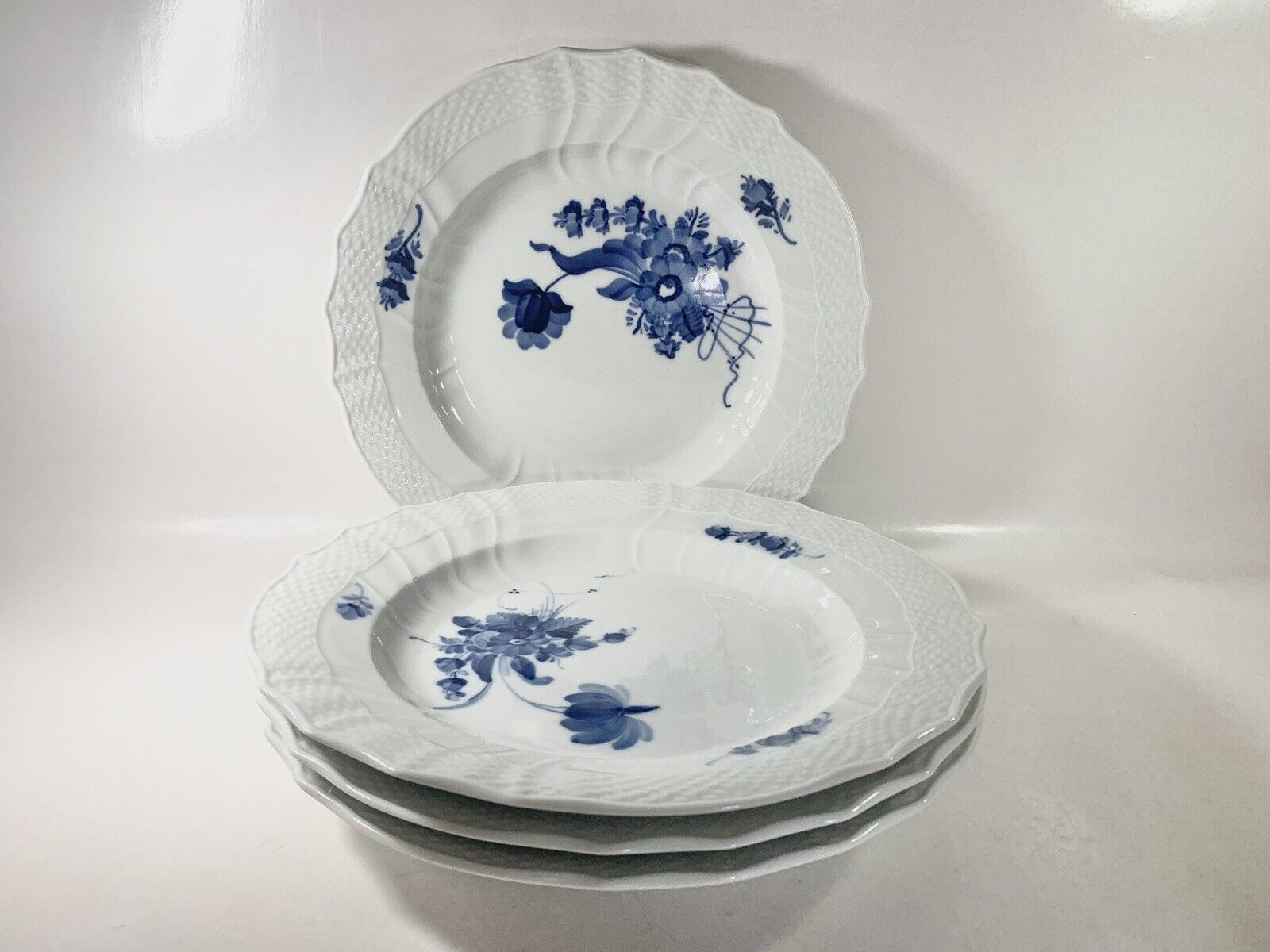 4x Royal Copenhagen Blue Flowers Curved Dinner Plates 1621 Diameter 25 cm