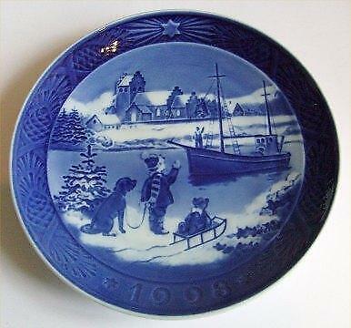 Royal Copenhagen RC Christmas Plate 1998