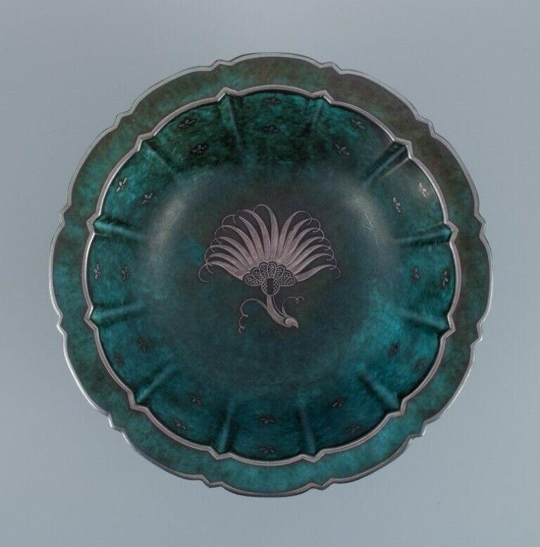 Wilhelm Kåge Gustavsberg Art Deco Argenta bowl decorated with silver inlay