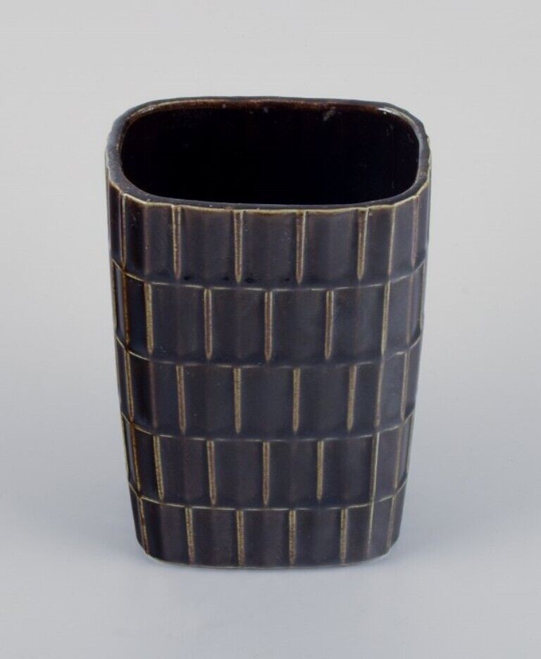 Göran Bäck for Arabia Finland Ceramic vase in a modernist and stylish design