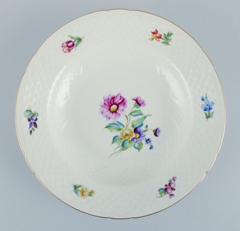 Bing  Grøndahl Saxon Flower set of six deep plates decorated with flowers