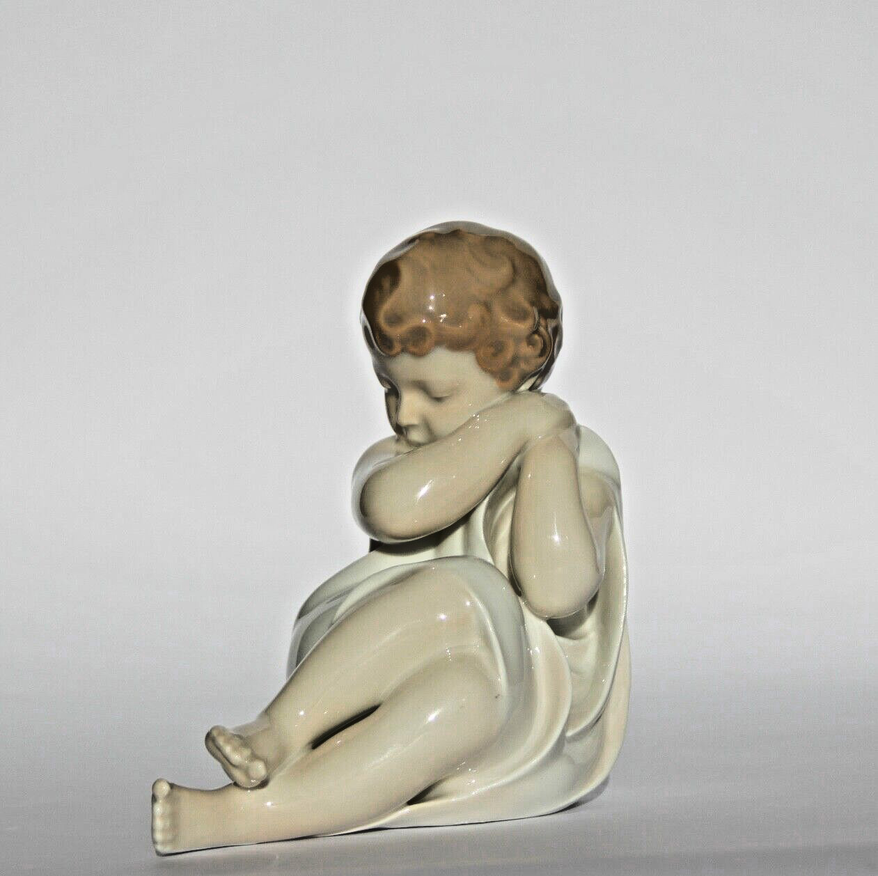 Royal Copenhagen porcelain figurine Rosebud child 3009