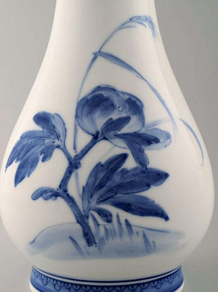 Oluf Jensen for Royal Copenhagen Large unique porcelain vase with slim neck