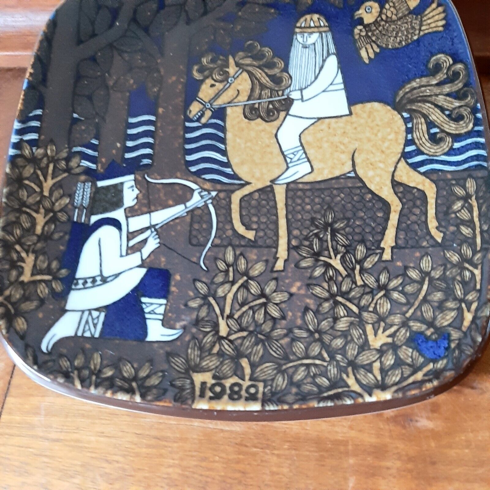 1982 Ceramic Kalevala Annual Plate  Raija Uosikkinen ARABIA Finland Signed