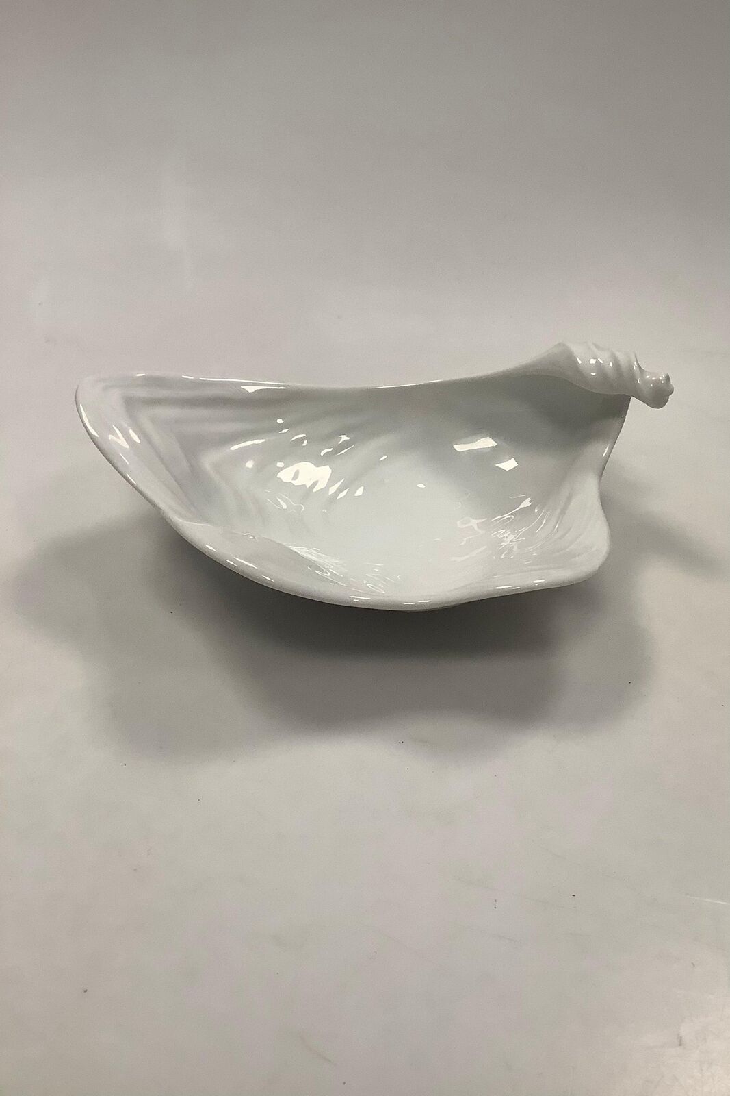 Royal Copenhagen White Konkylie Serving Bowl No 347