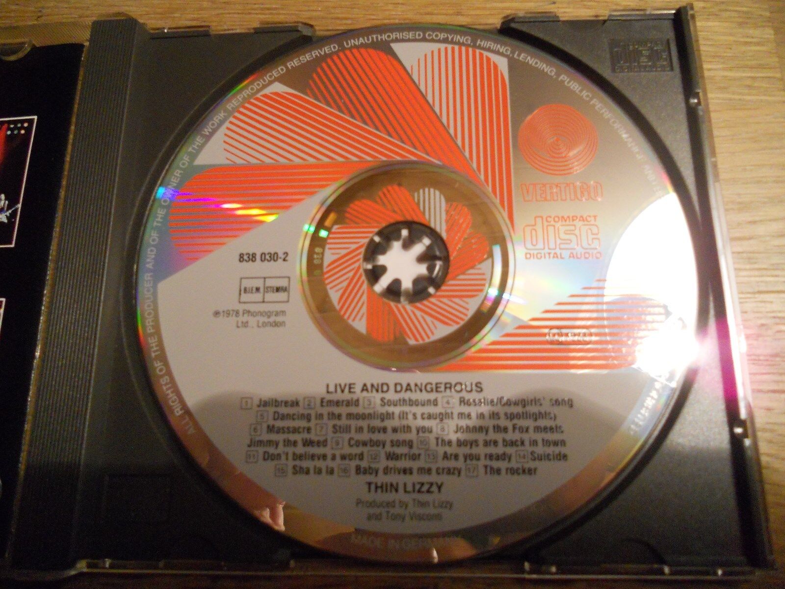 THIN LIZZY LIVE AND DANGEROUS 1978 CD ALBUM LIVE RECORDING 17 LIVE TRACKS USED