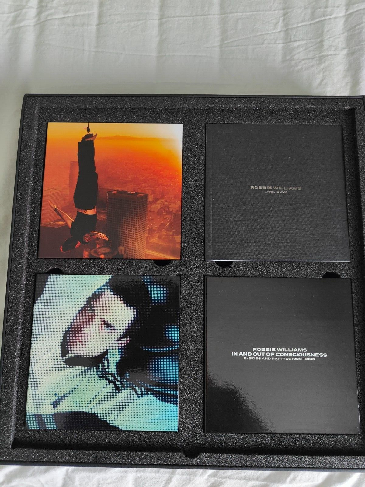 Robbie Williams – Definitive Collector's Edition 11 cd + 6 DVDs Box