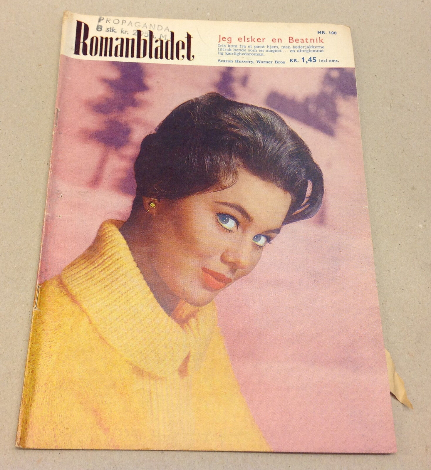 SCARON HUSVERY ON FRONT COVER VINTAGE Danish Novelle Romanbladet Magazine 1966