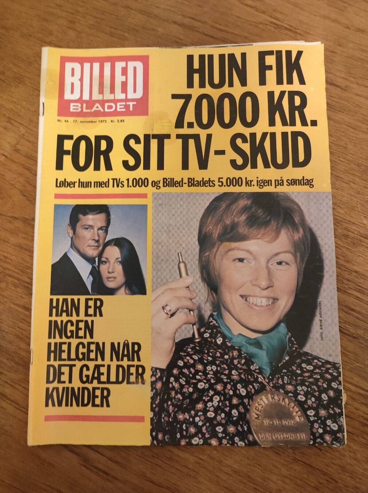 ROGER MOORE Jane Seymour KING CHARLES Queen Elizabeth 1972 Danish Magazine BB23