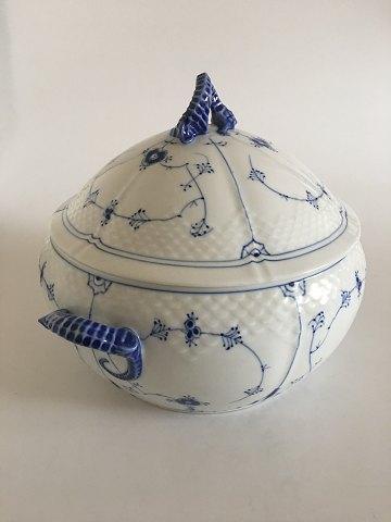 Bing  Grondahl Blue Painted Blue Fluted Soup Tureen No 666