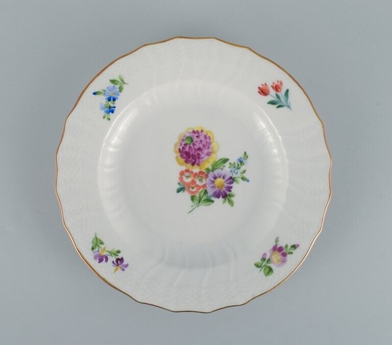 Royal Copenhagen Saxon Flower Four dinner plates in hand-painted porcelain