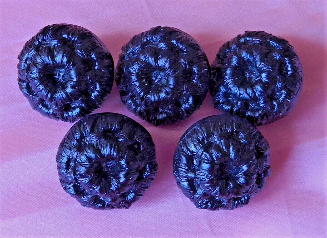 SALE - 5 identical SHIMMERING BLUE textured vintage plastic buttons 23 mm  (117)