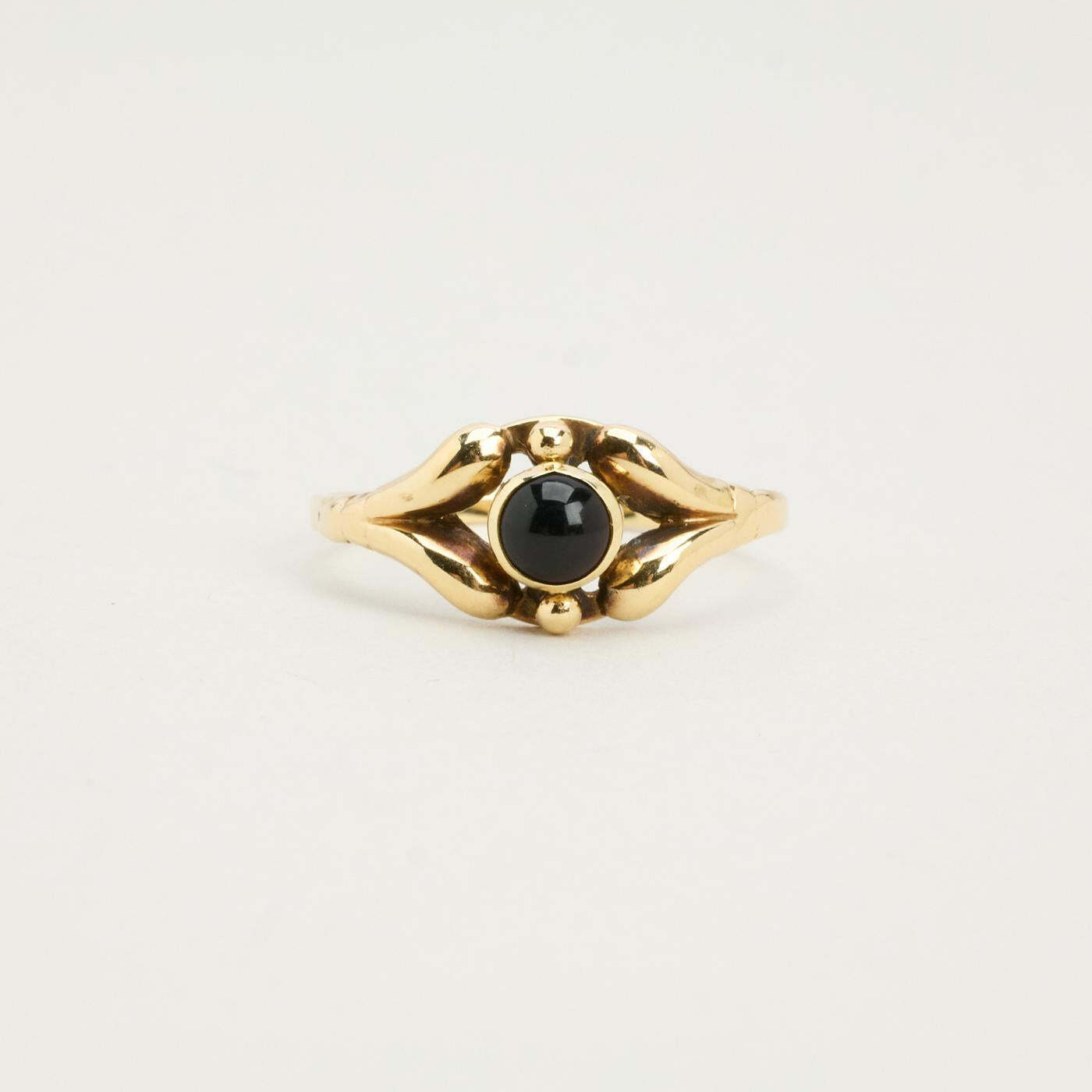 Ring with and onyx in 14K Gold size 3¾ - 4 | Real Genuine Gold