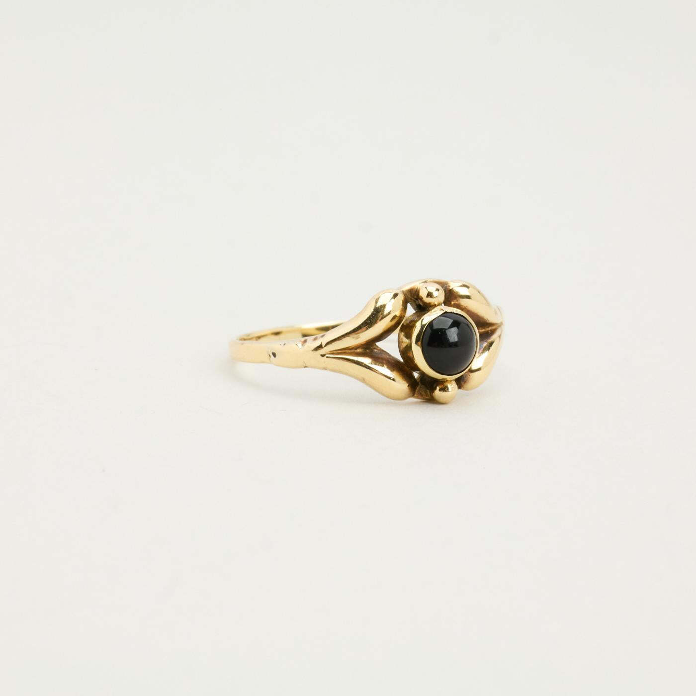 Ring with and onyx in 14K Gold size 3¾ - 4 | Real Genuine Gold