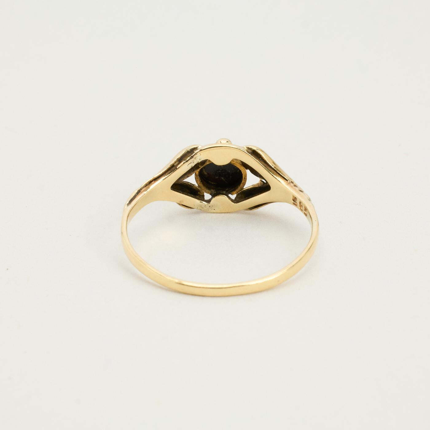 Ring with and onyx in 14K Gold size 3¾ - 4 | Real Genuine Gold