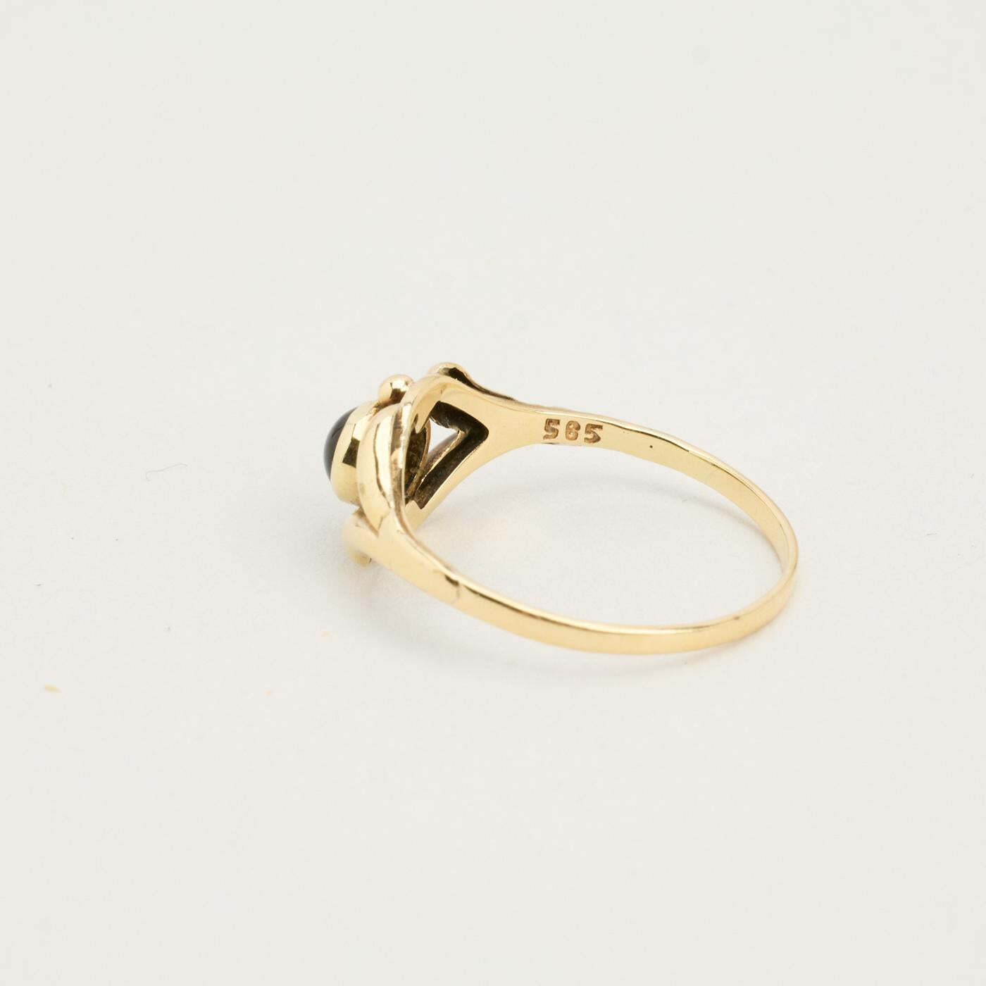 Ring with and onyx in 14K Gold size 3¾ - 4 | Real Genuine Gold