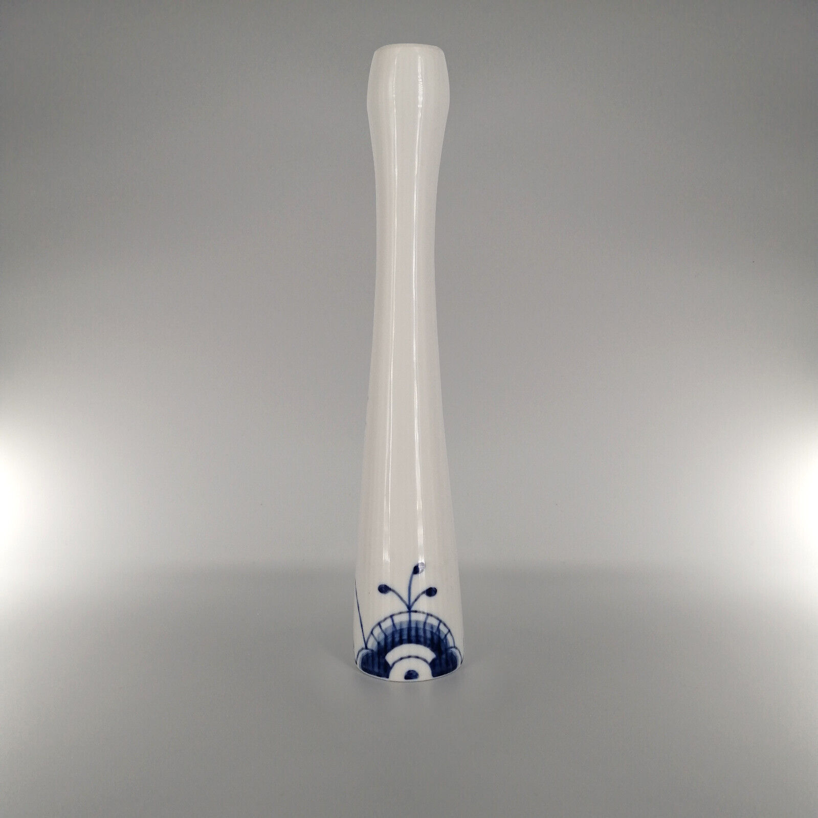 Royal Copenhagen Blue Fluted Mega Candlestick (27,5 cm) - #511-cb