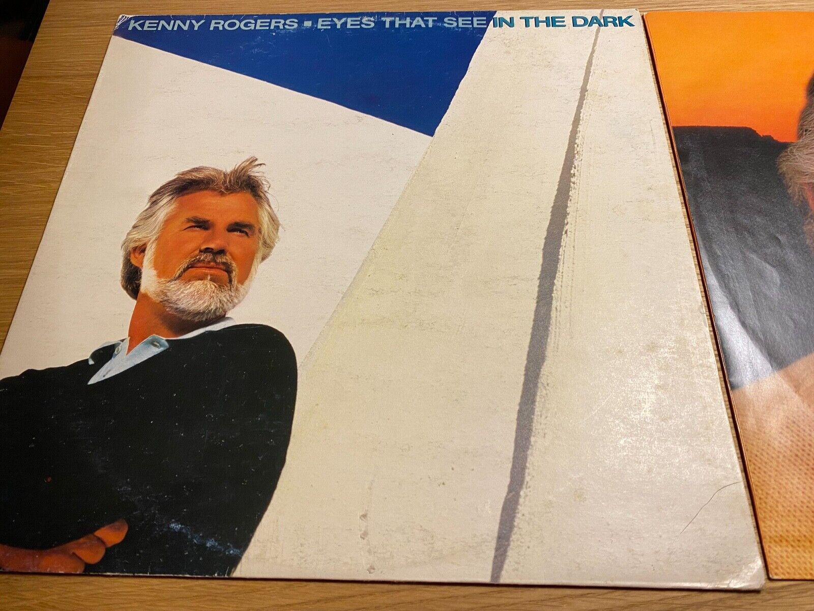 KENNY ROGERS "EYES THAT SEE IN THE DARK" 1983 10 TRACK YUGOSLAVIAN PRESS LP RCA*