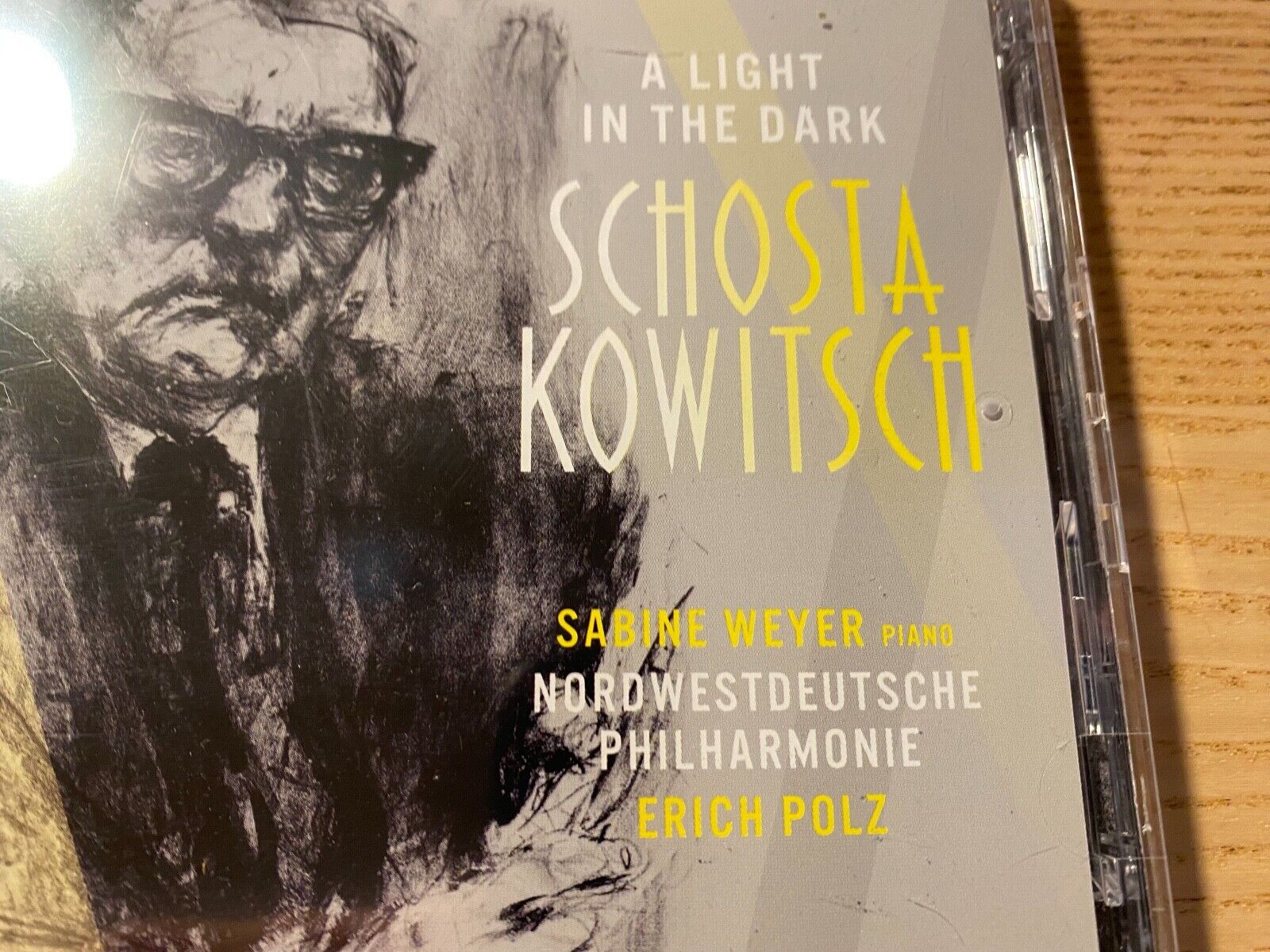 SCHOSTA KOWITSCH A LIGHT IN THE DARK CD ALBUM NORDWESTDEUTSCHE PHILHARMONIE DSD*