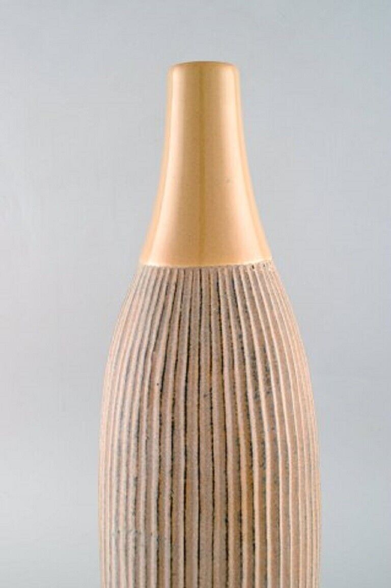 Scandinavian ceramist Large vase in glazed ceramic with grooved body