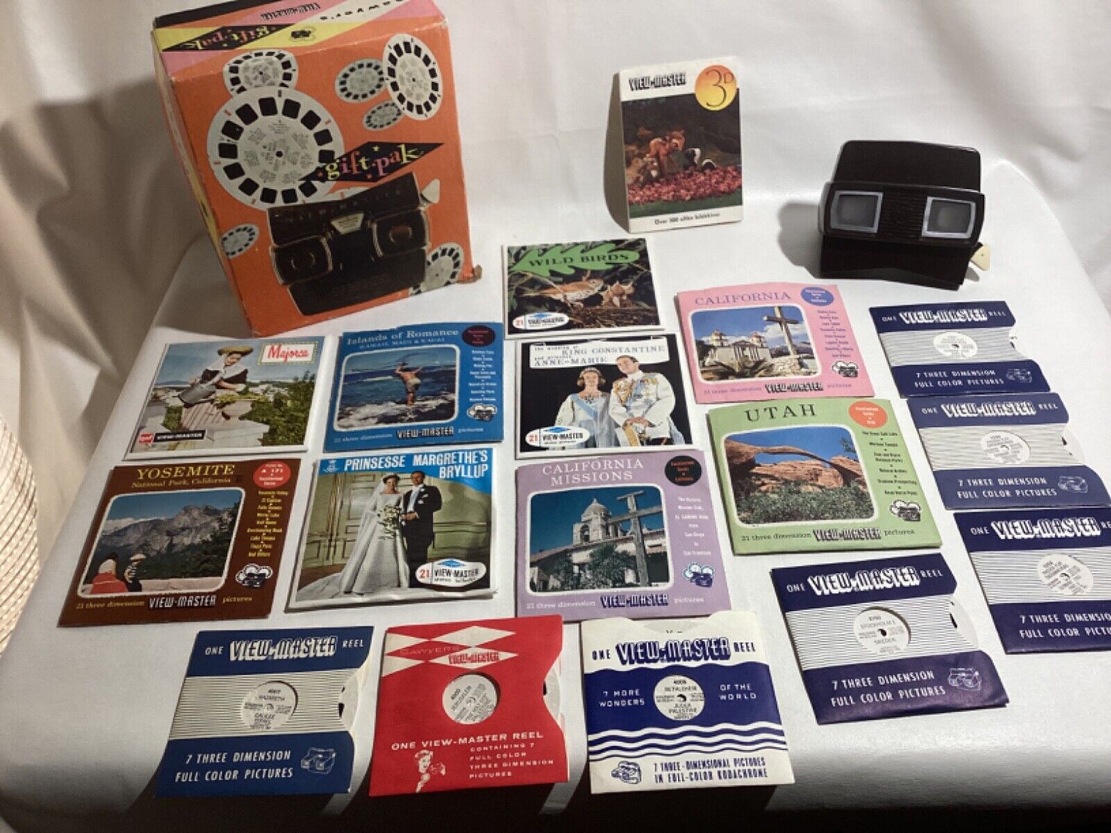 Vintage Sawyer’s View-Master Stereoscope and 37 Reels - In original box