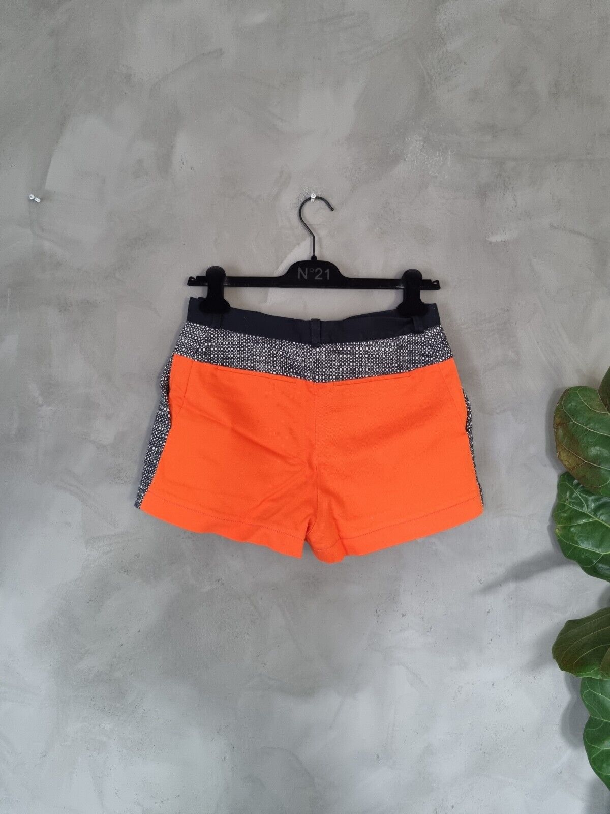 **Victoria Beckham** Tweed Mini Shorts FR38 DE36