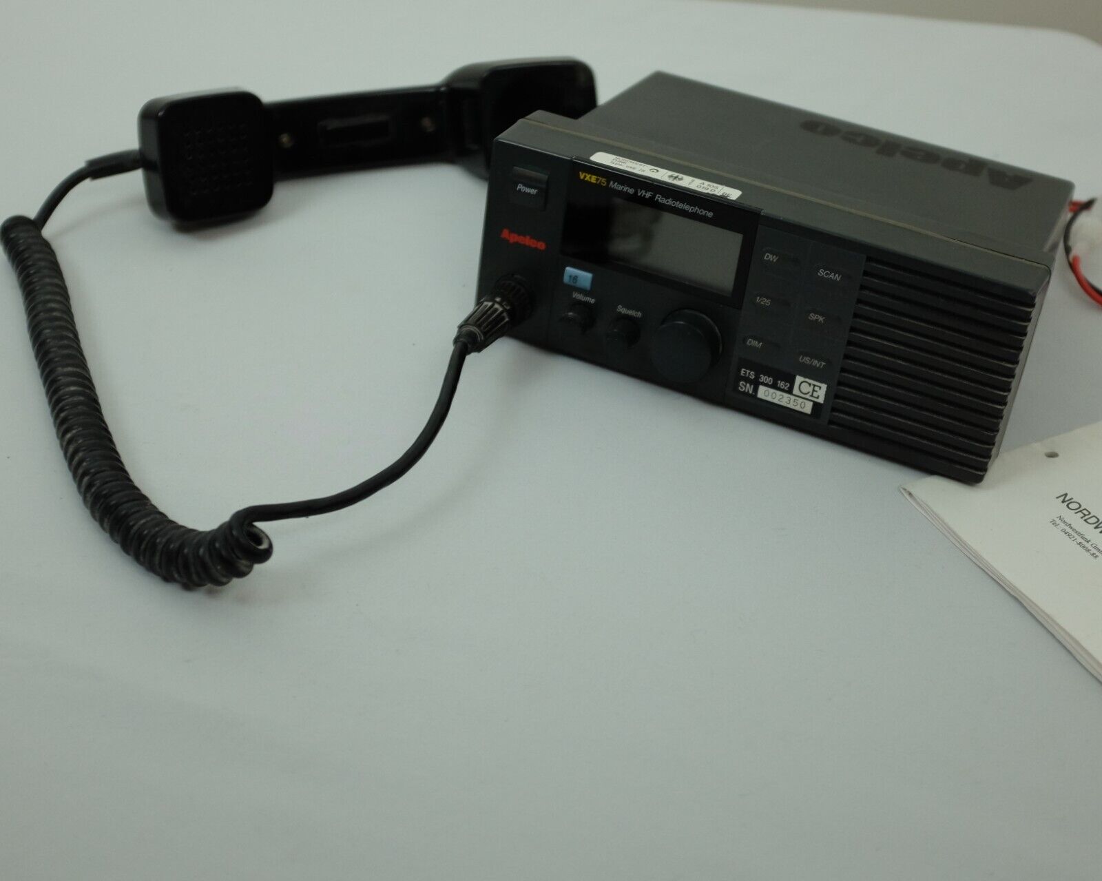 APELCO VXE75 Marine VHF Radiotelephone VXE 75 Channel 16 w/ Handset