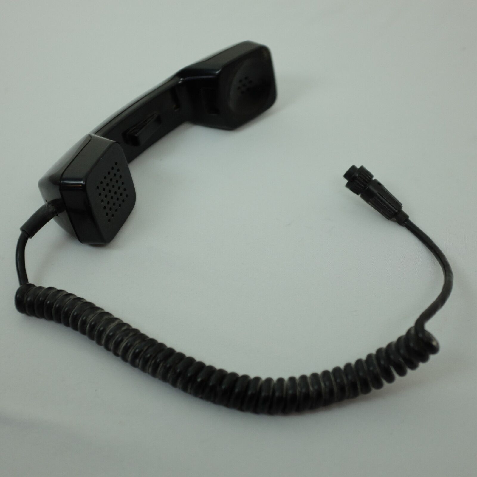 APELCO VXE75 Marine VHF Radiotelephone VXE 75 Channel 16 w/ Handset