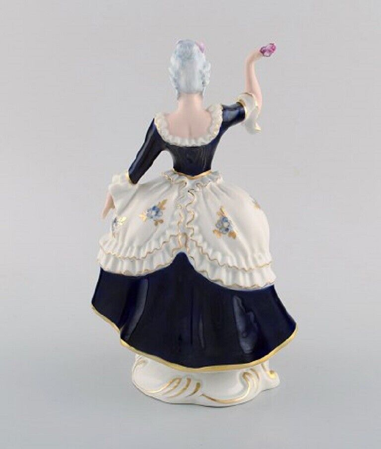 Royal Dux Rococo couple in hand-painted porcelain 1940's