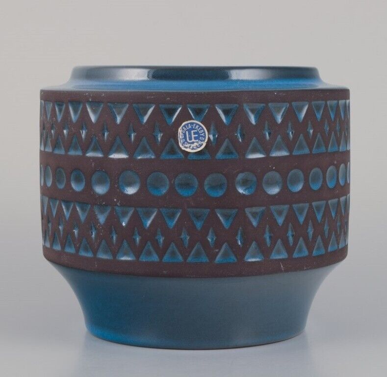 Mari Simmulson for Upsala Ekeby Ceramic pot with a geometric pattern