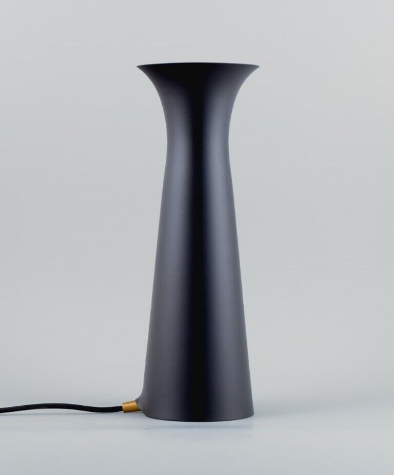 Normann Copenhagen "Shelter" table lamp Design: Holmbäck-Nordentoft