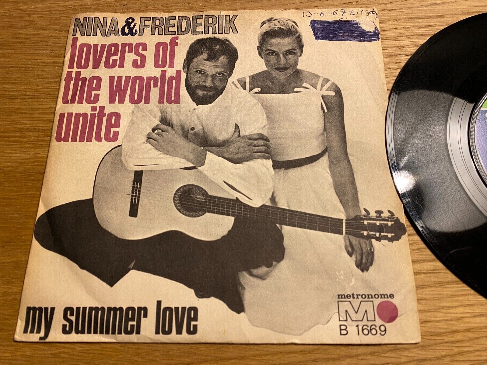 NINA  FREDERIK "LOVERS OF THE WORLD UNITE / MY SUMMER LOVE" METRONOME RECORDS 7