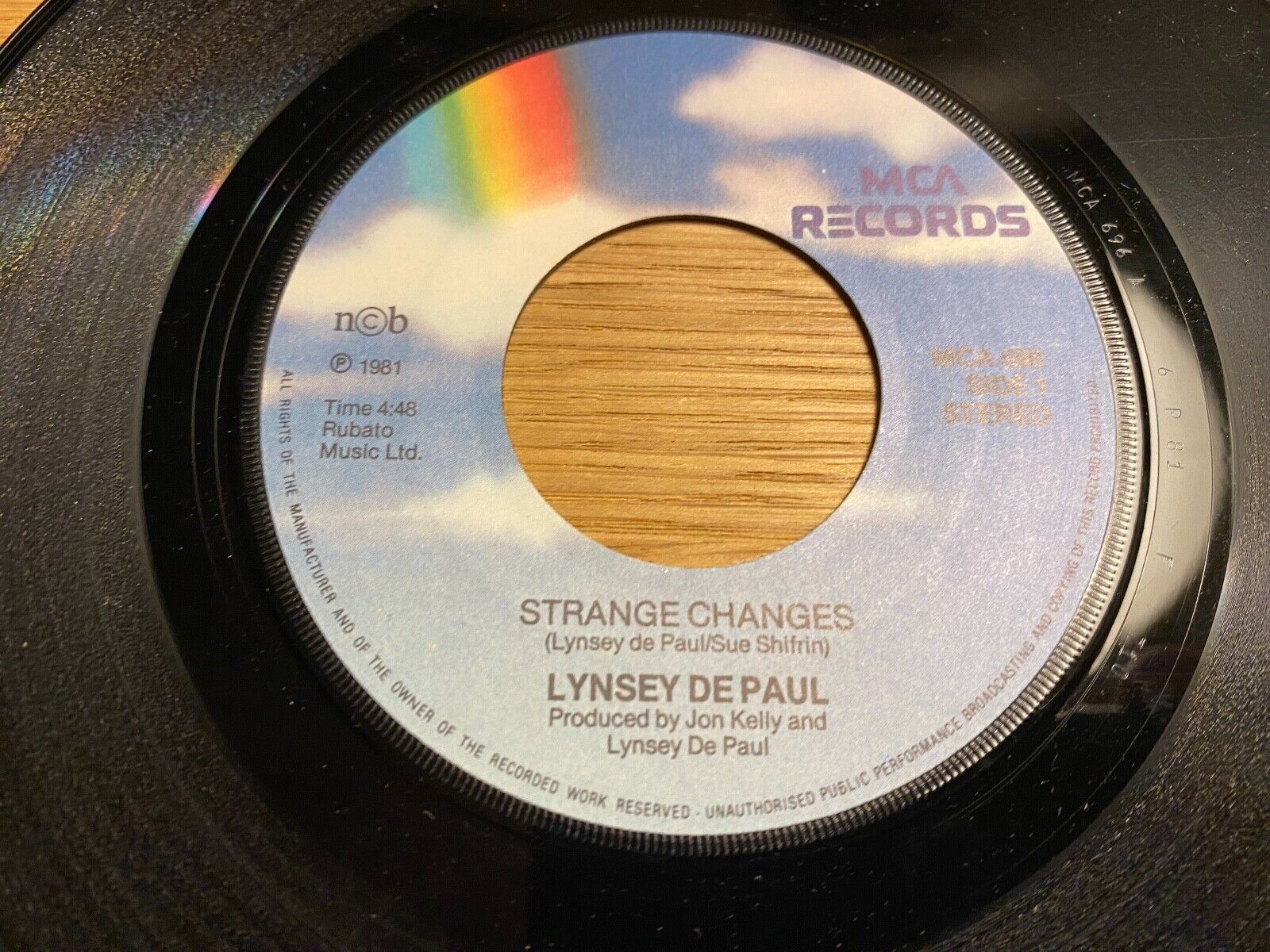 LYNSEY DE PAUL"STRANGE CHANGES " MCA RECORDS 1981 NORDIC PRESS SCRATCH B-SIDE 7"