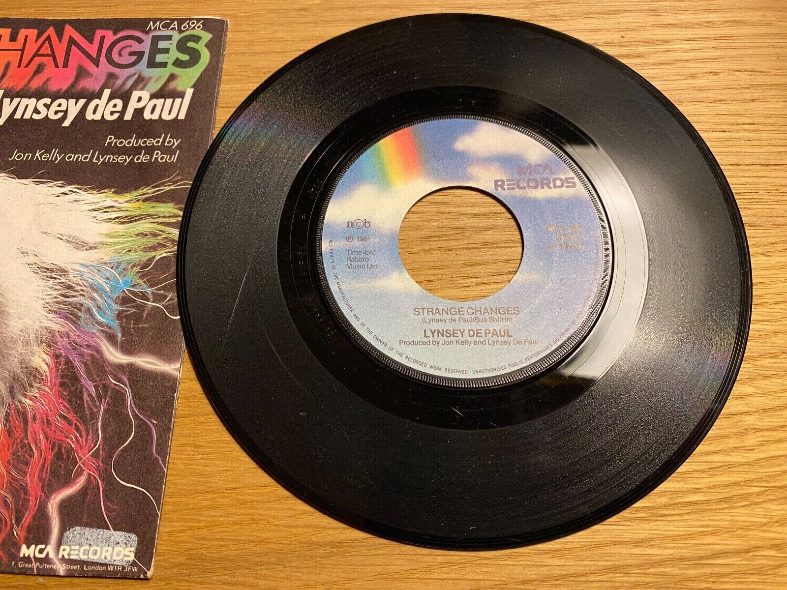 LYNSEY DE PAUL"STRANGE CHANGES " MCA RECORDS 1981 NORDIC PRESS SCRATCH B-SIDE 7"