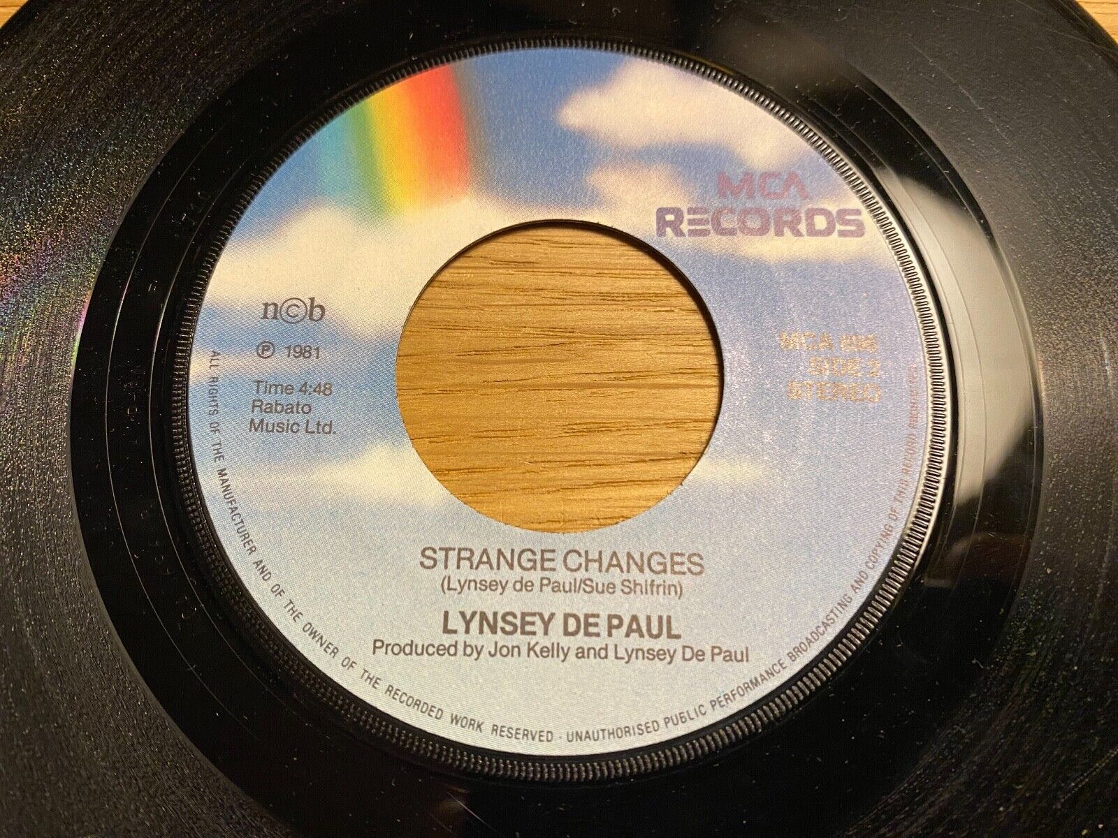 LYNSEY DE PAUL"STRANGE CHANGES " MCA RECORDS 1981 NORDIC PRESS SCRATCH B-SIDE 7"