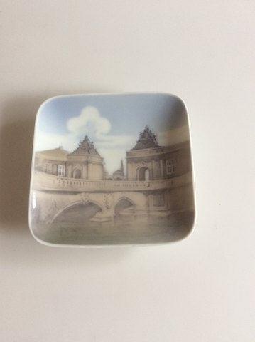 Royal Copenhagen Dish and Ashtray No 3302 Marble Bridge